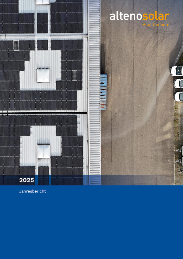 Zugekaufte Solaranlage in Fehraltorf von oben auf das Dach und auf den Fuhrpark
